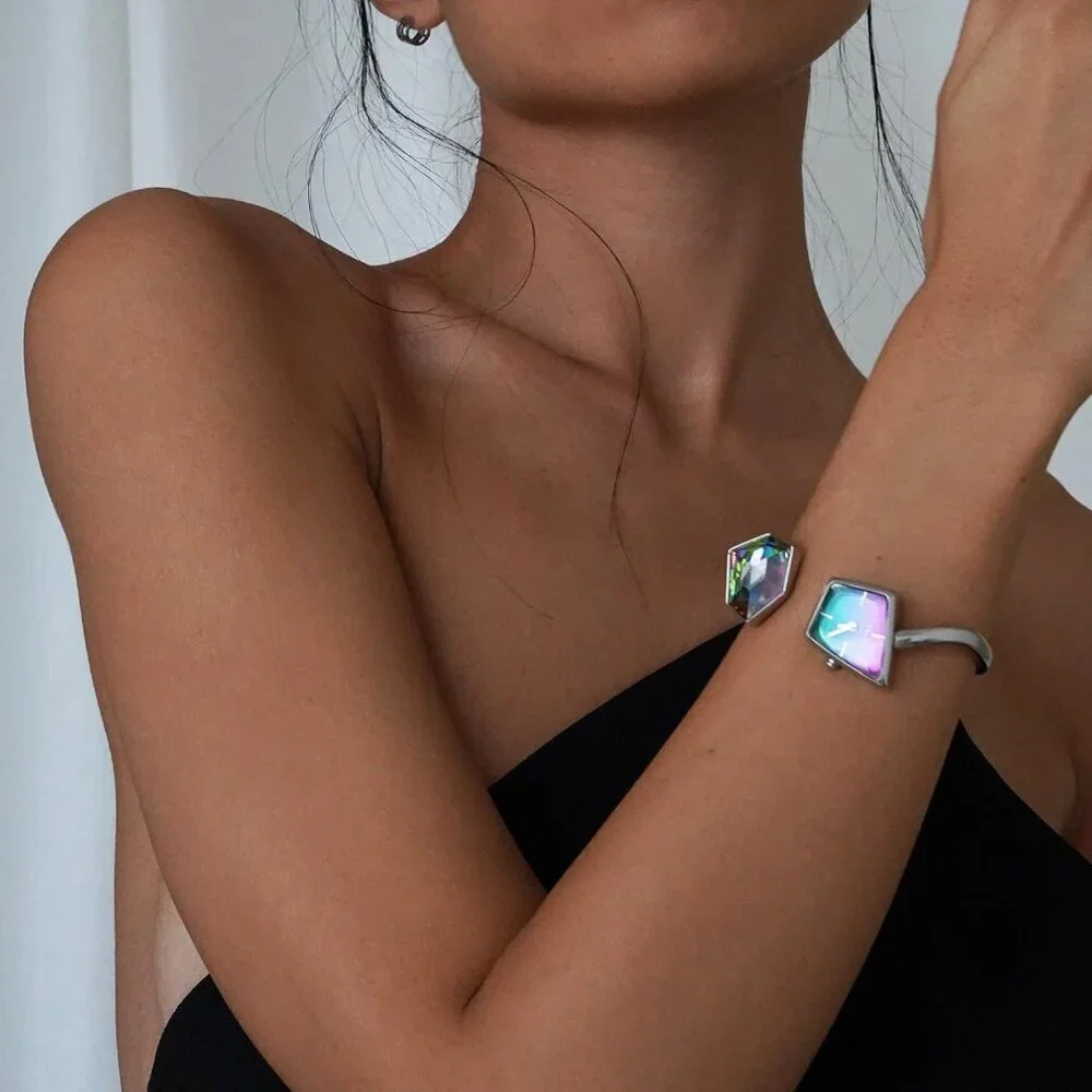 Women's Red Blue Cuff Bangle Quartz Watch Shaped Mineral Case Stainless Steel